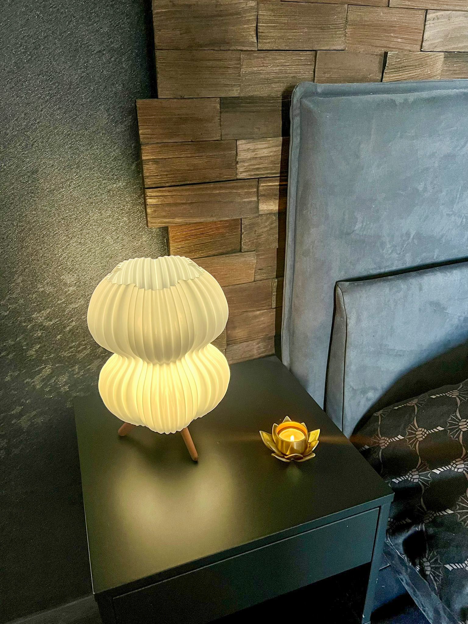 Stilvolle Designer-Tischlampe im skandinavischen Look – Minimalistisch, Modern