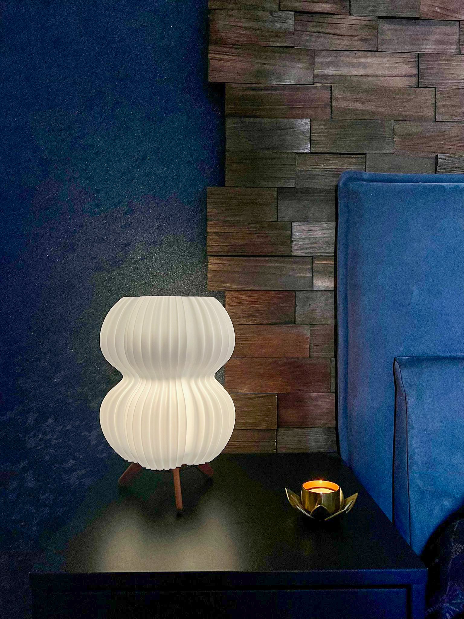 Stilvolle Designer-Tischlampe im skandinavischen Look – Minimalistisch, Modern