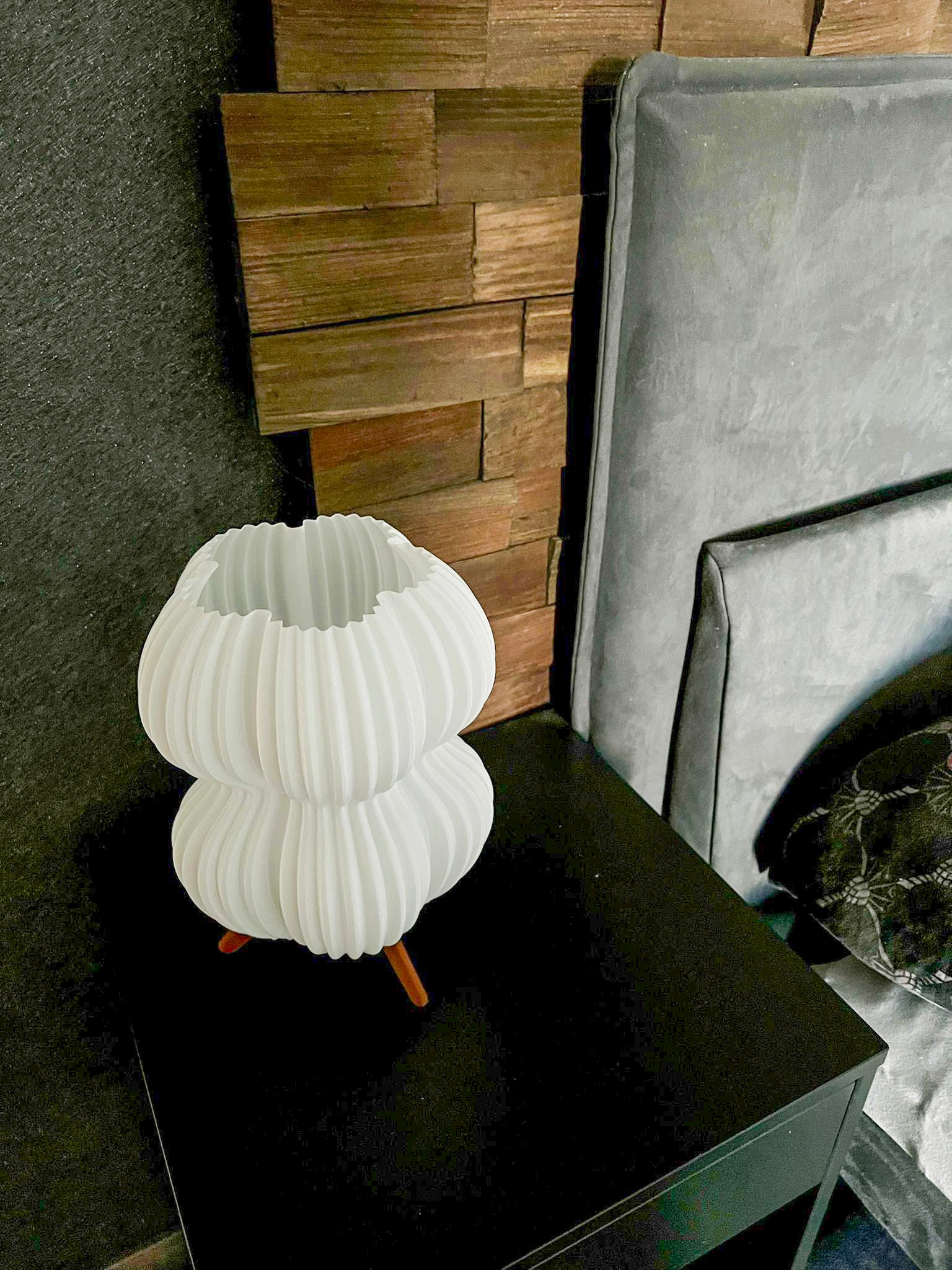 Stilvolle Designer-Tischlampe im skandinavischen Look – Minimalistisch, Modern