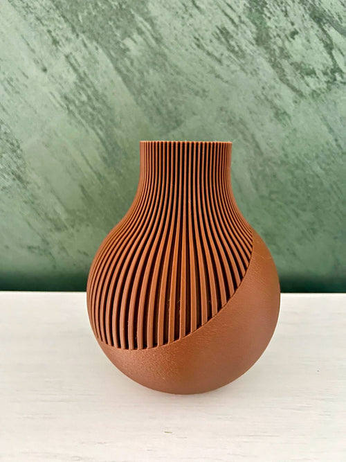 Design-Vase „Curve“ – Skulpturale Eleganz für moderne Räume