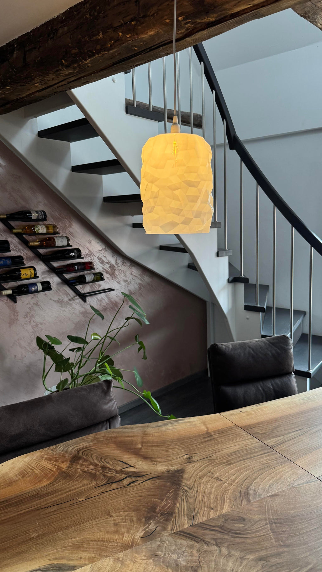 Design-Hängeleuchte „Falda“ – Lichtskulptur mit moderner Raffinesse