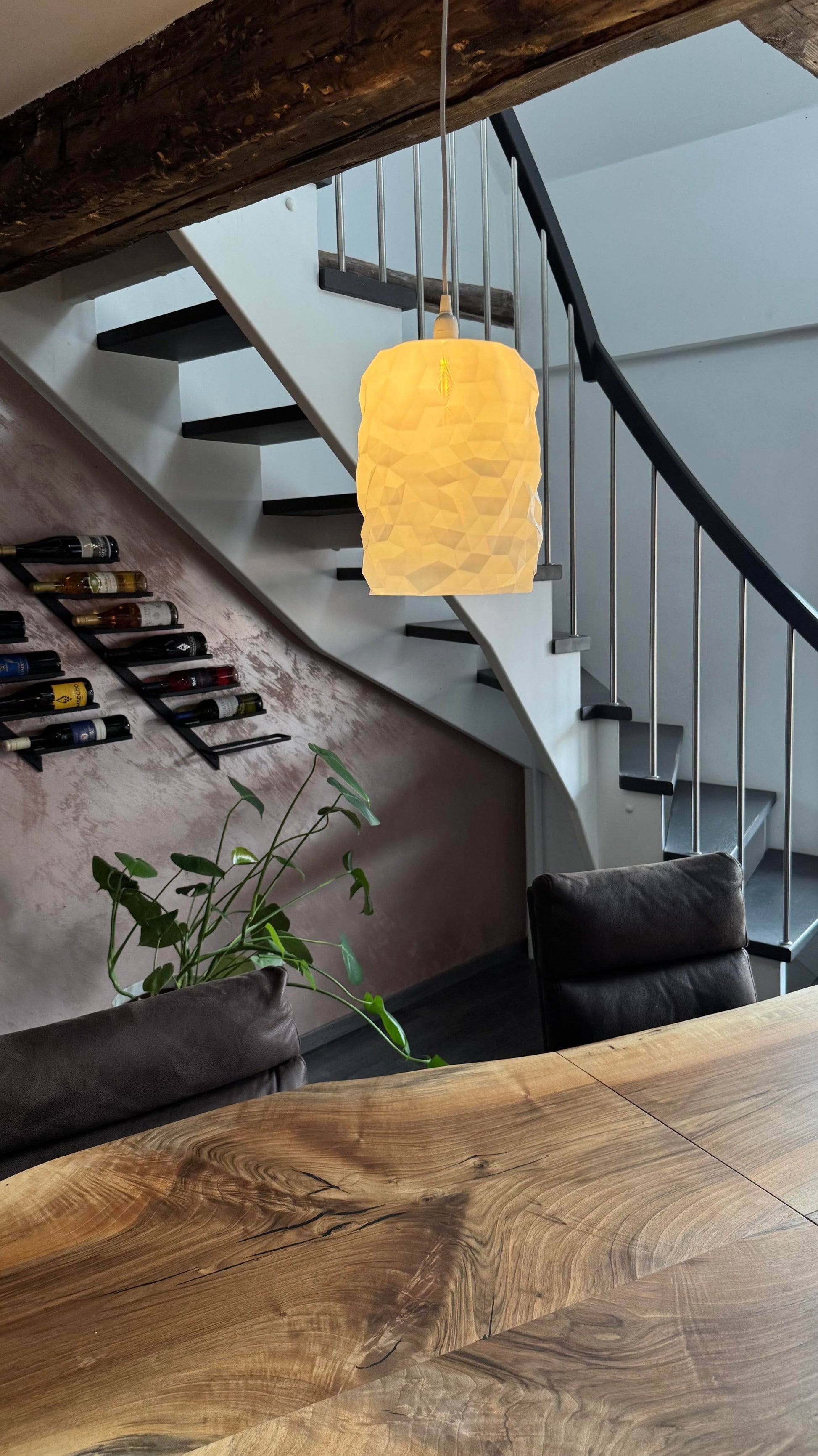 Design-Hängeleuchte „Falda“ – Lichtskulptur mit moderner Raffinesse
